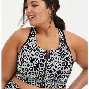 EUC; torrid Low-Impact Wireless Zip-Front Active Sports Bra in Leopard; Size 1X